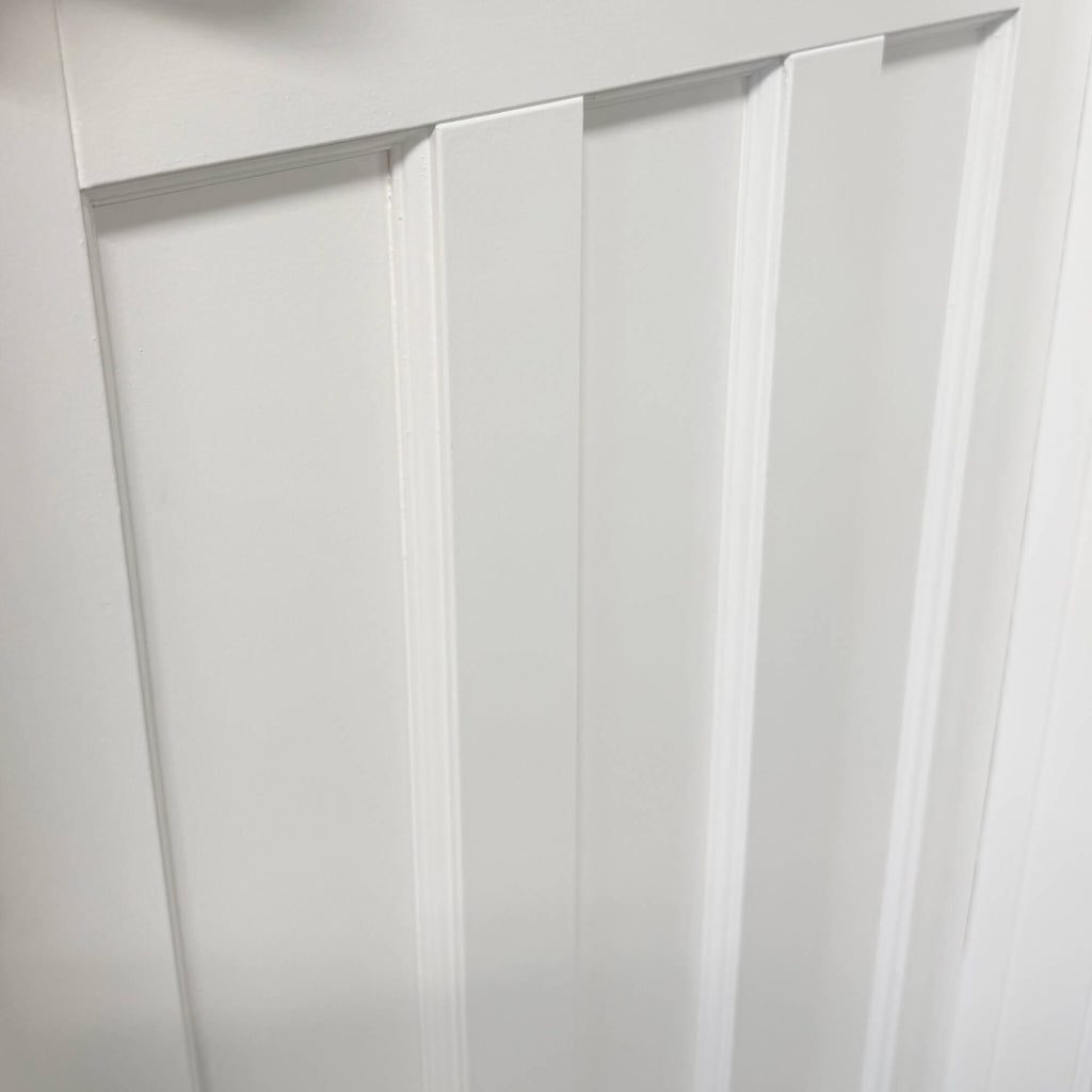 Close-up of the panelling on an Edwardian White Primed 40mm Internal Door.