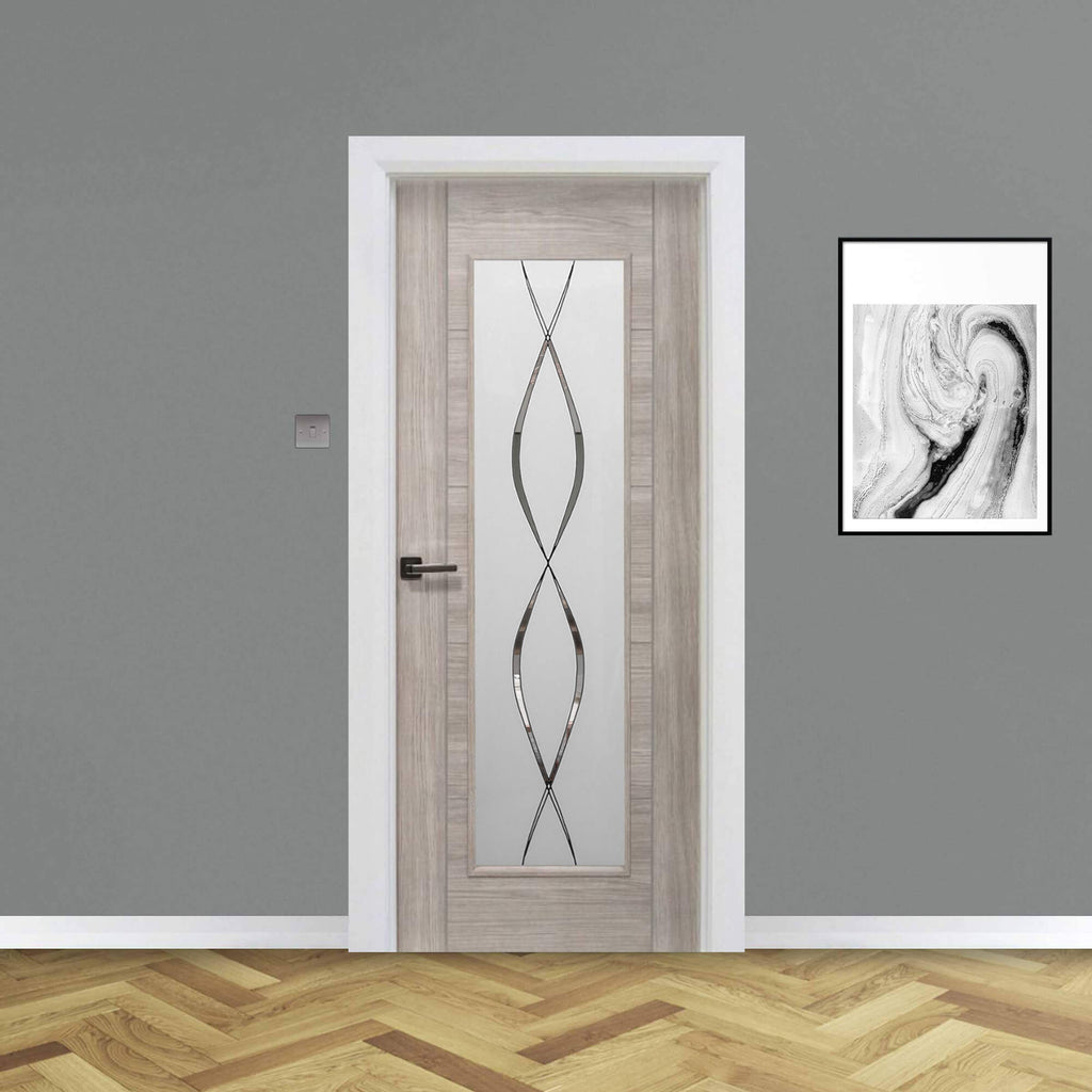 A Tigris Stone Grey 1 Lite Unglazed 40mm Internal Laminate Door, with 4mm DS5 decorative glass and an Alto handle, in a home interior setting.